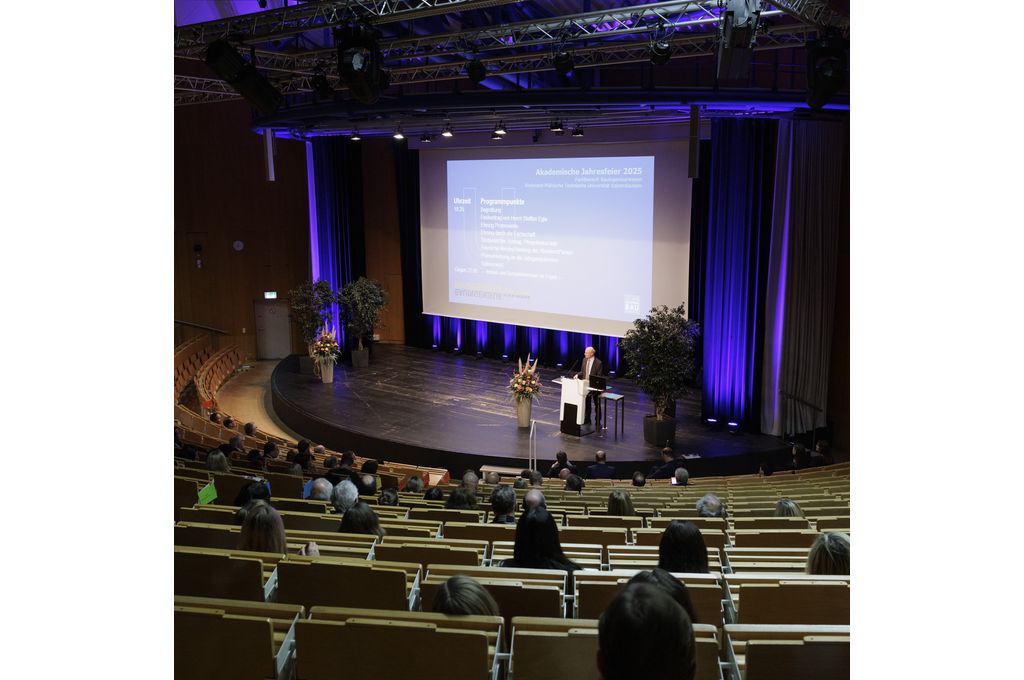 20251114-184408 - Reiner Voss  - view_RPTU_Bauingenieure141125rv050.jpg